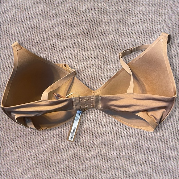 NWT Skims Wireless Push Up Bra - Picture 6 of 7